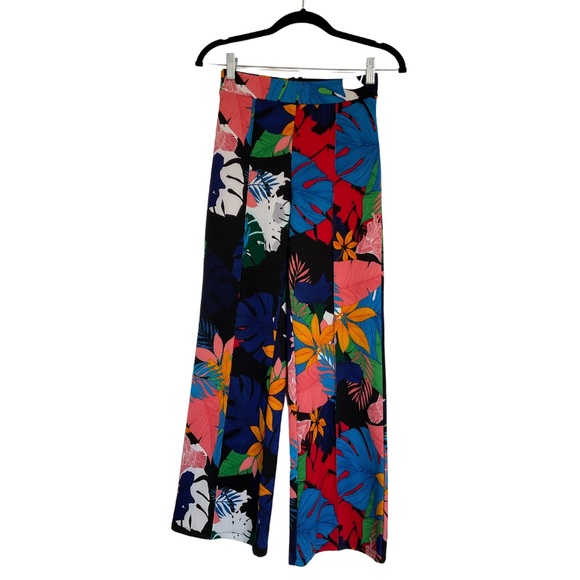 Cropped Flared Pants - Picture 1 of 12